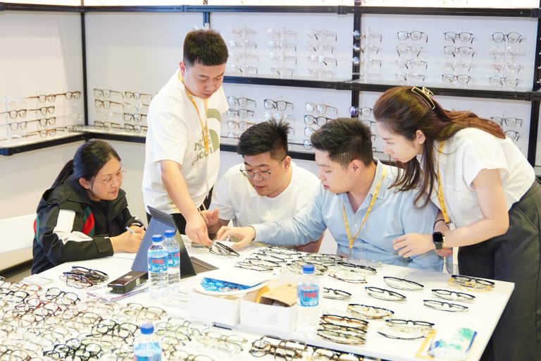 key exhibitors at the Lens Industry Event